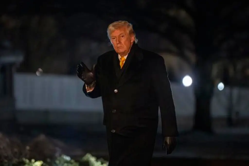 Imagen Trump dice que Irán 'quiere' un acuerdo nuclear, mientras EU despliega flotilla