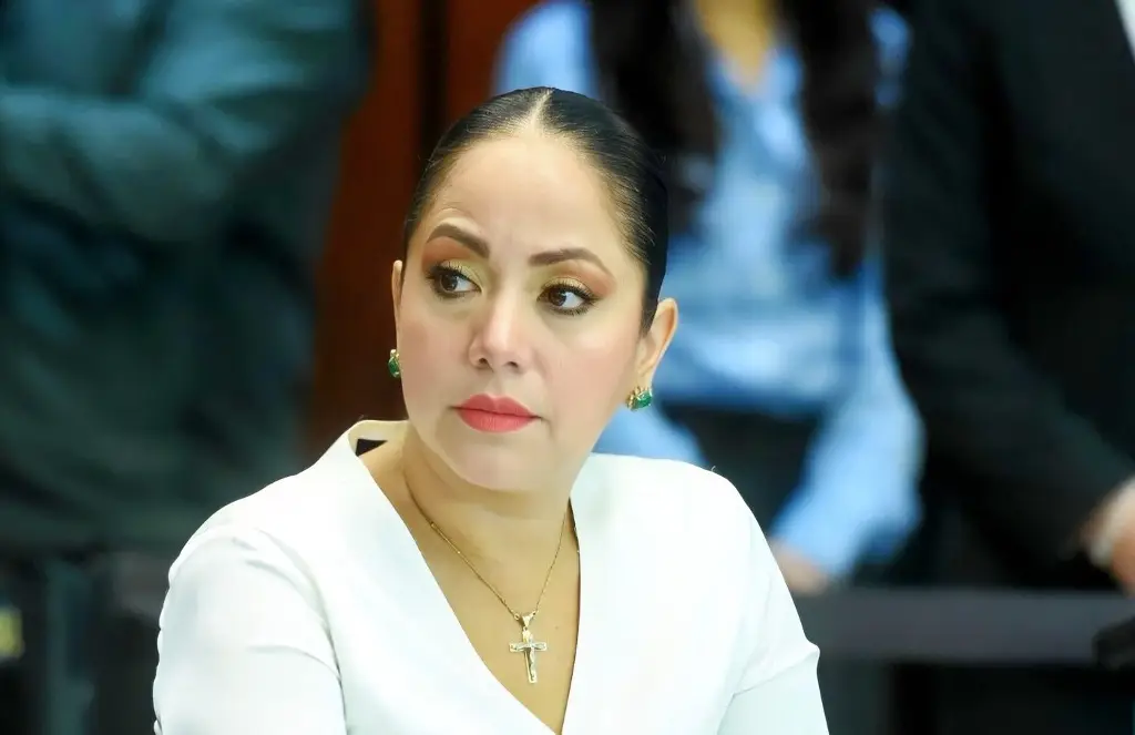 Imagen Juanita Guerra acusa ‘fuego amigo’ tras polémica por salón de belleza en el Senado