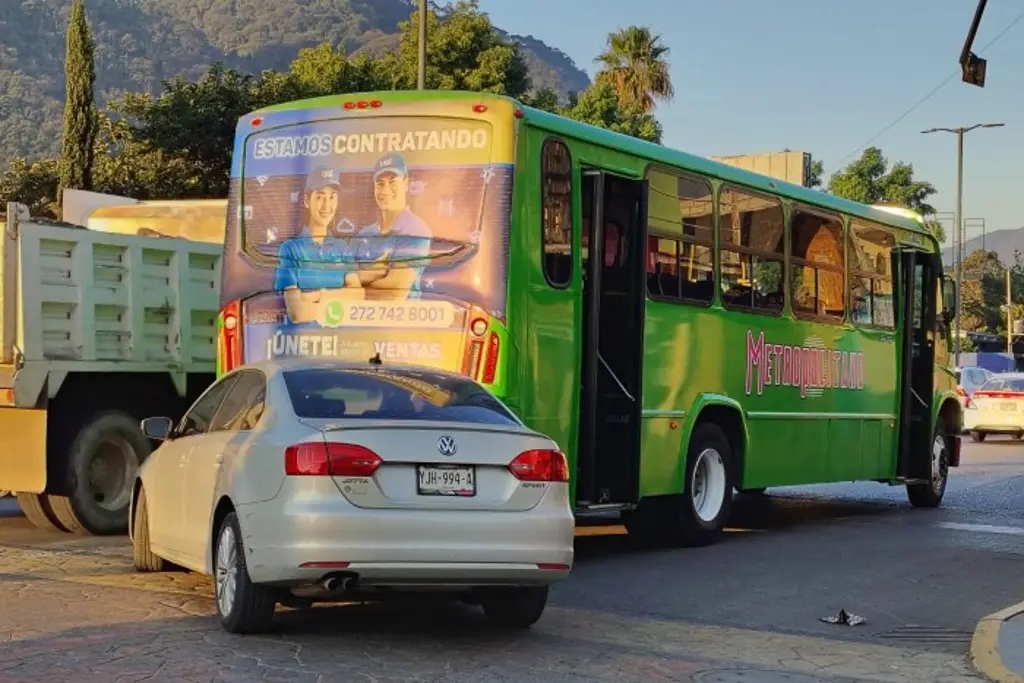 Imagen Choque en Río Blanco deja daños y cierre vial