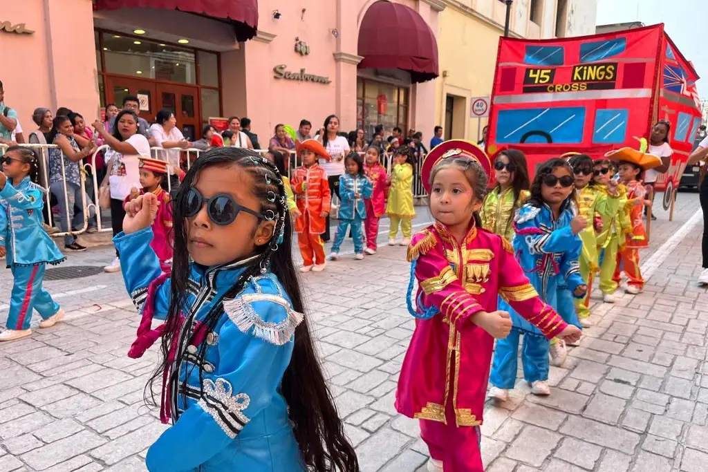 Imagen Realizan desfile infantil del Carnaval de Veracruz 