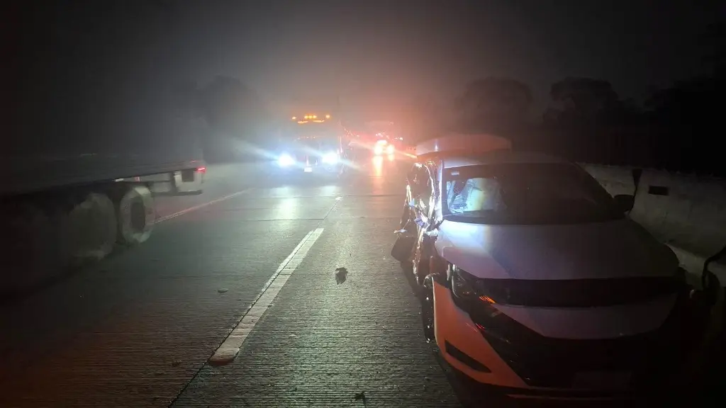 Imagen Hay cierre parcial de circulación en carretera de Veracruz; 