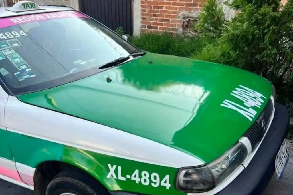 Imagen Taxista es sorprendido realizando actos indebidos en la vía pública en Xalapa