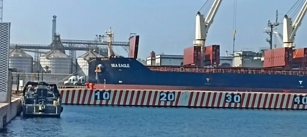 Imagen Regresa a Veracruz el buque Papaloapan tras entrega de ayuda humanitaria a Cuba