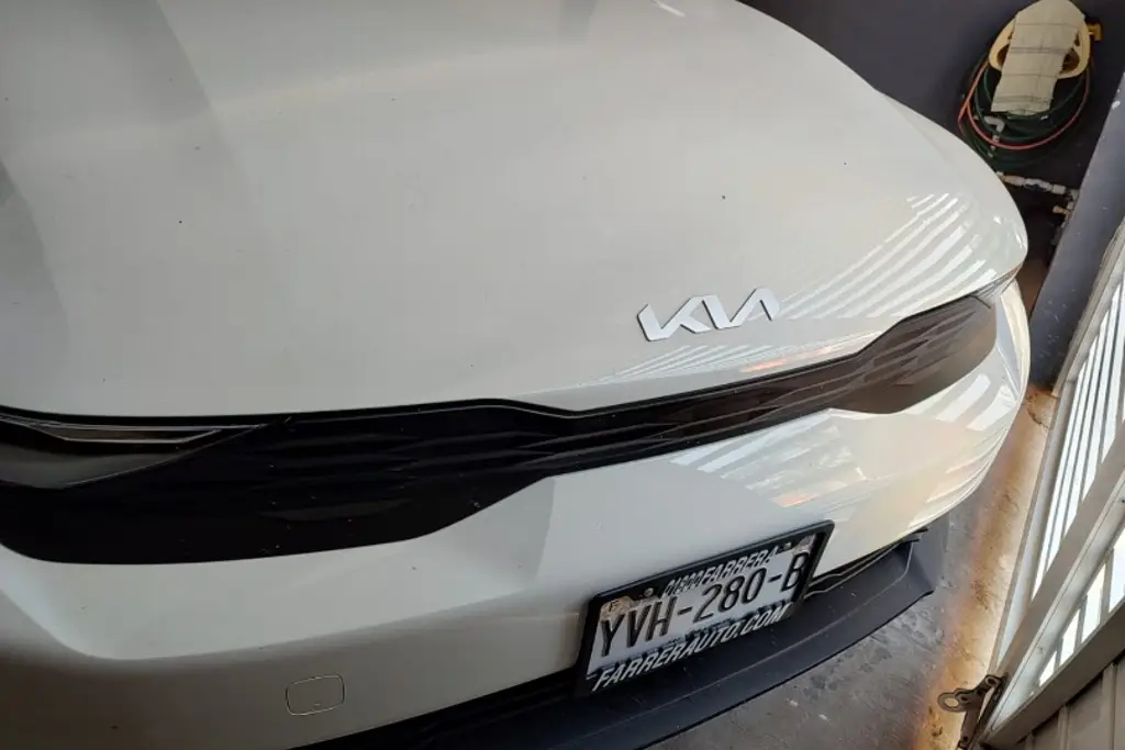 Imagen Denuncian robo de auto con violencia en Veracruz