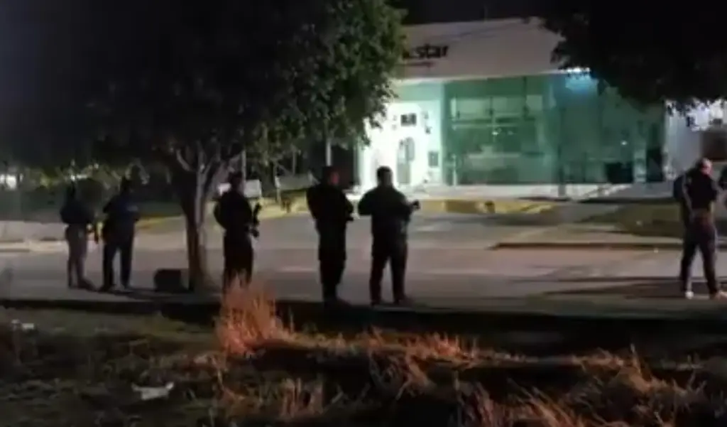 Imagen Sujetos rafaguean Banco del Bienestar en Michoacán