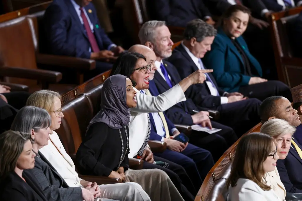 Imagen Demócratas gritan a Trump durante su discurso: 'Has matado a estadounidenses'