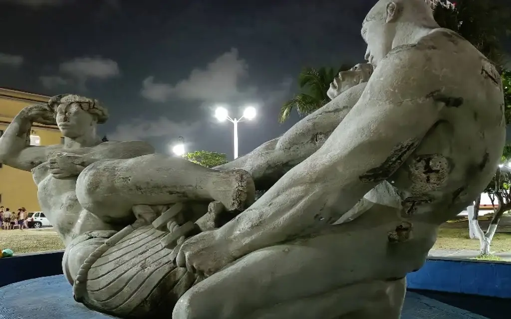 Imagen ¿Cuándo rehabilitarán las emblemáticas esculturas de la torre de Pemex en Veracruz?