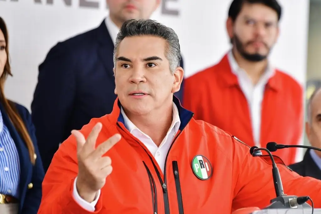 Imagen El país está ardiendo y se les cae: Alito Moreno crítica reforma electoral de Sheinbaum