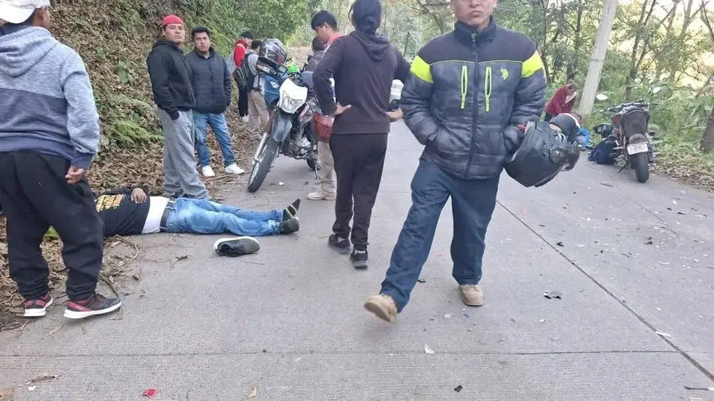 Imagen Choque frontal de motos deja un fallecido en carretera cerca de Xalapa 