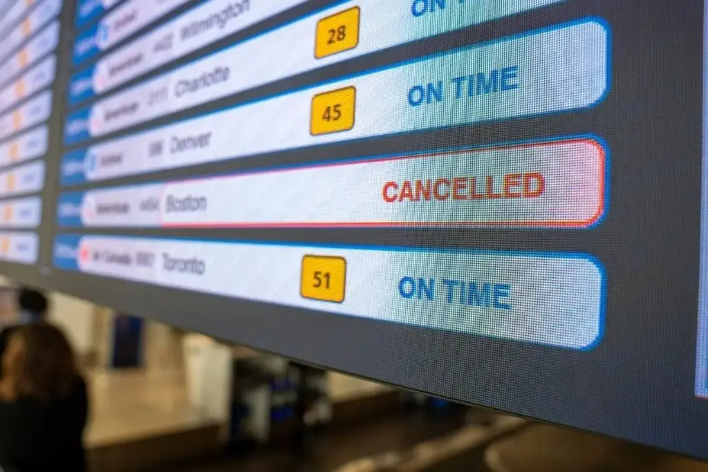 Imagen Cancelaciones masivas de vuelos en Medio Oriente por ataque a Irán