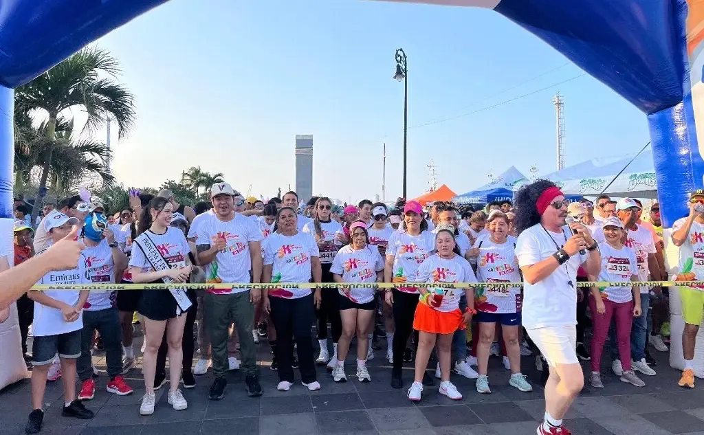 Imagen Con disfraces y máscaras realizaron la 1er Carrera del Carnaval 2026