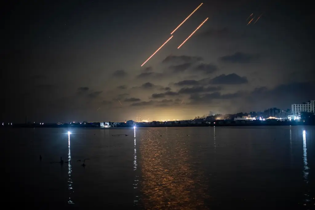 Imagen Hizbulá ataca Israel desde el Líbano y el Ejército israelí responde con bombardeos