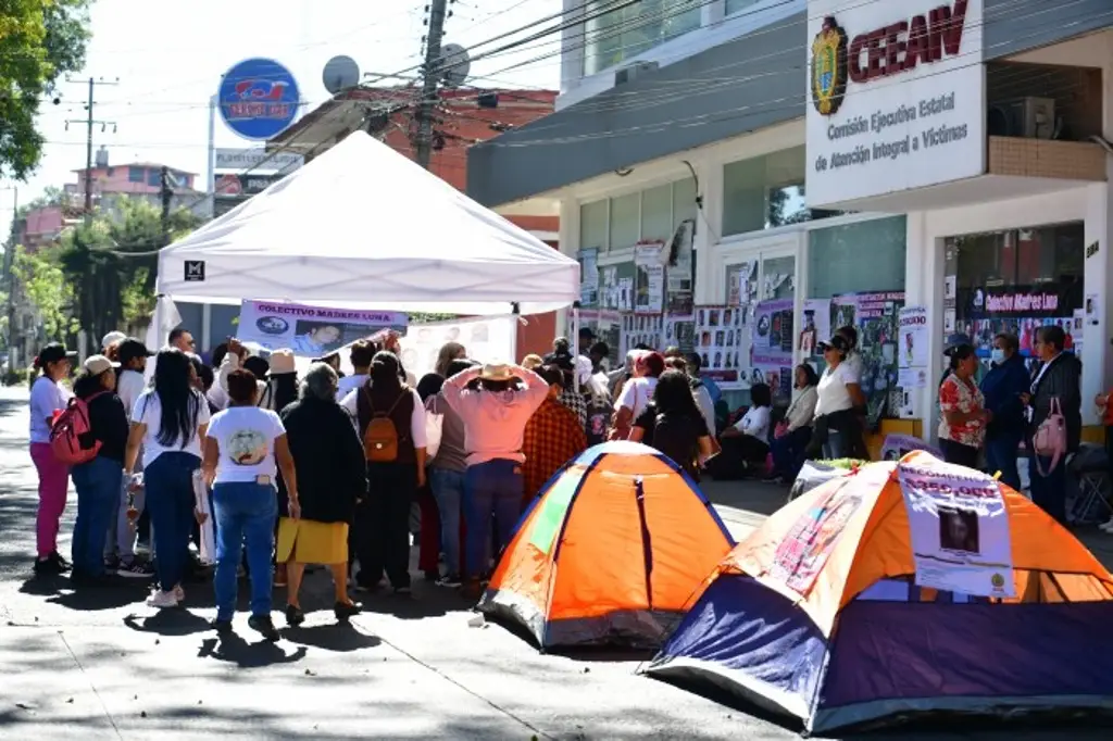Imagen Colectivos toman Comisión de Víctimas por presuntas violaciones a derechos humanos