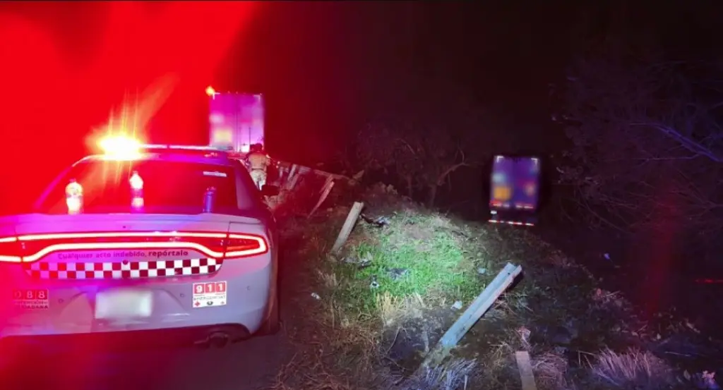 Imagen Reportan cierre vial en esta autopista de Veracruz ¡Precaución! 