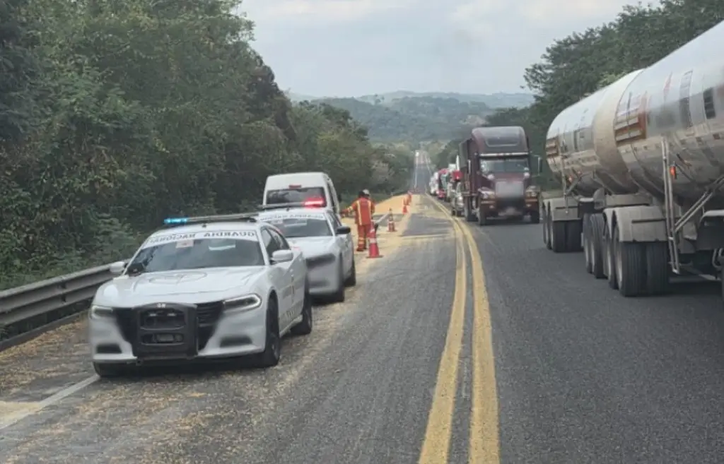 Imagen Se registra cierre parcial de circulación en carretera de Veracruz; checa la razón 