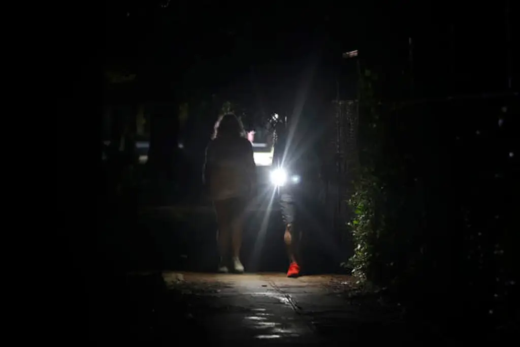 Imagen Cuba se recupera lentamente del apagón parcial masivo por un fallo en una central térmica