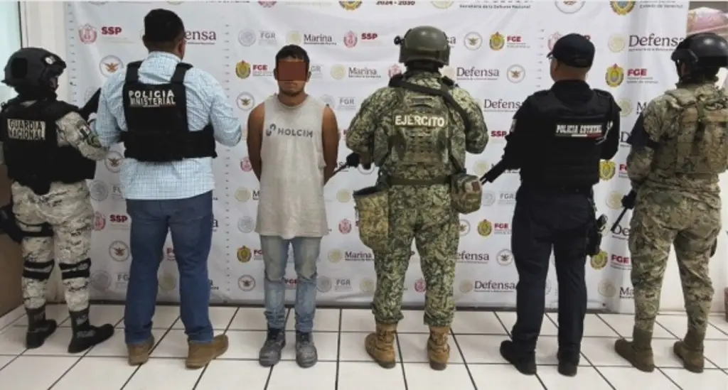 Imagen Realizan cateo en una casa en colonia de Boca del Río; hay un detenido  