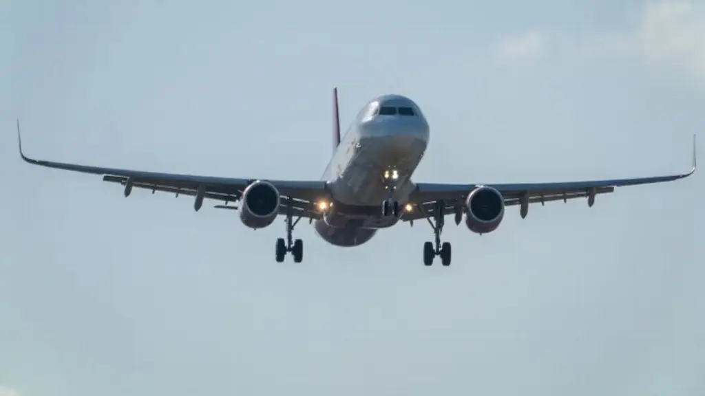 Imagen Evacúan a pasajeros del Aeropuerto Internacional de Kansas, en EU; revelan razón 