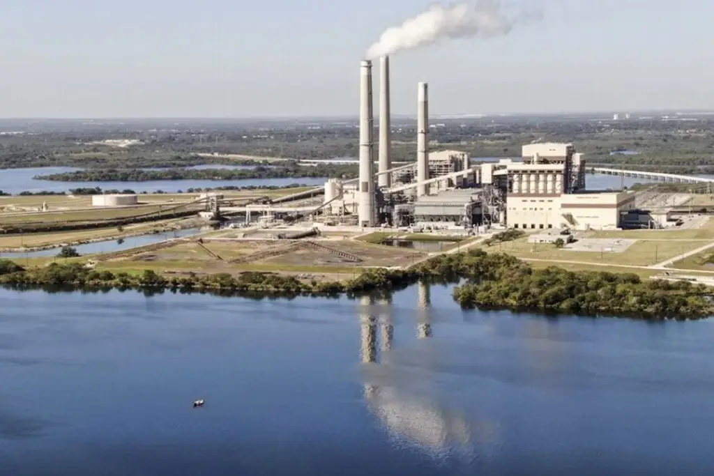 Imagen Petróleo de Texas baja un 6% atento a Irán