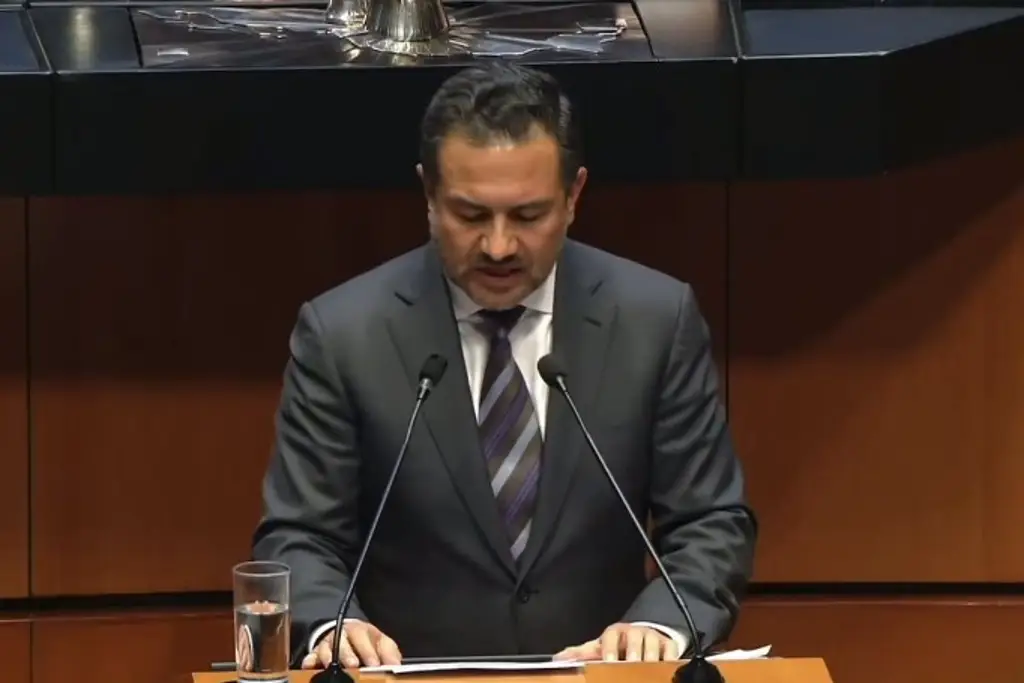 Imagen Informan que Yunes Linares suplirá a su hijo en el Senado