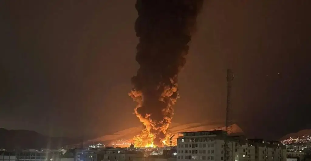 Imagen EU pidió a Israel ya no bombardear infraestructura petrolera y de energía en Irán