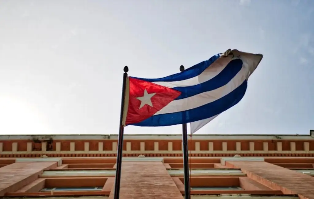 Imagen Legislador republicano exige cambio de gobierno en Cuba para volver a invertir 