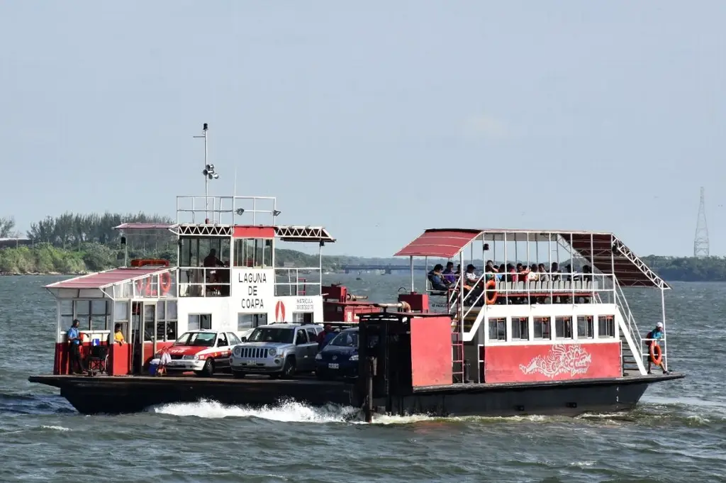 Imagen Suspenden servicio de transbordador en Coatzacoalcos