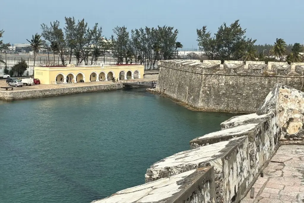 Imagen ¿Te imaginas un lugar con muros de 10 metros… hechos de coral del mar? Sí existe y está en Veracruz.