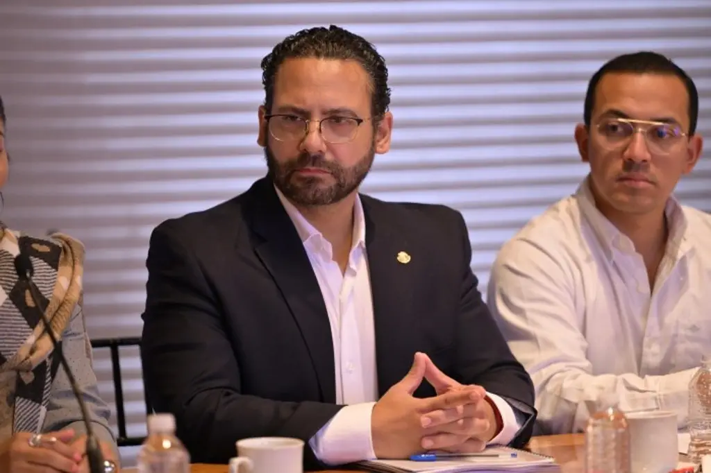 Imagen Designan a alcalde de Coatzacoalcos al frente de seguridad estatal