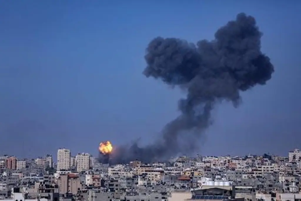 Imagen Misil iraní impacta en ciudad con instalaciones nucleares en Israel