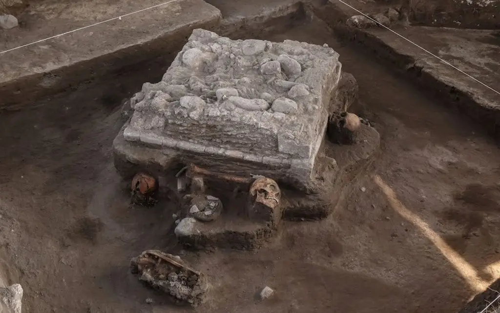 Imagen INAH descubre altar y ofrendas afuera de zona arqueológica de Tula