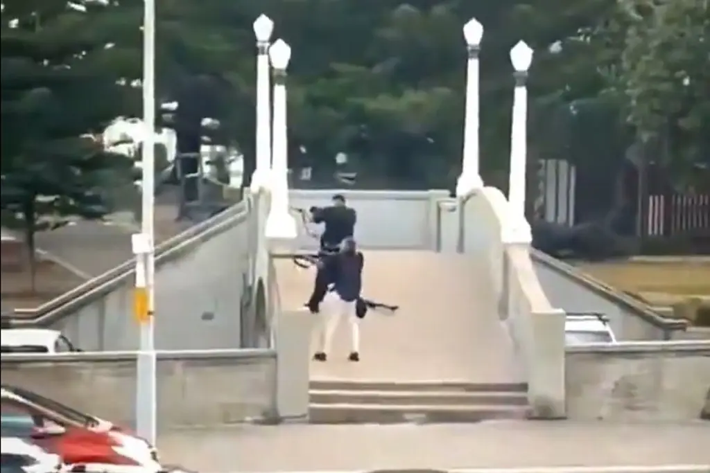 Imagen Condecoran en Sídney al 'Héroe de Bondi', ciudadano sirio que detuvo ataque antisemita