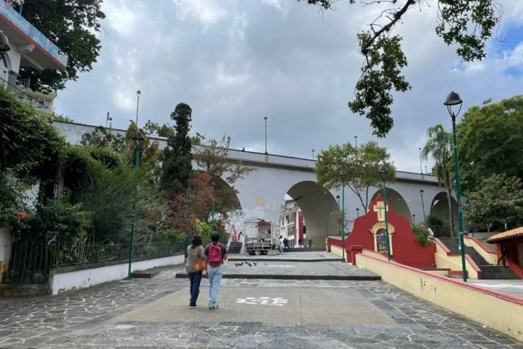 Imagen ¿Por qué pondrán mallas y jardineras en puente de Xallitic en Xalapa?