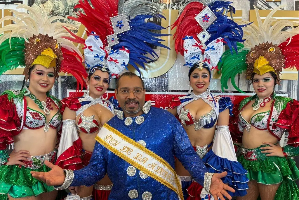 Imagen Jesús Acosta está triplemente feliz de ser el rey del Carnaval de Alvarado 