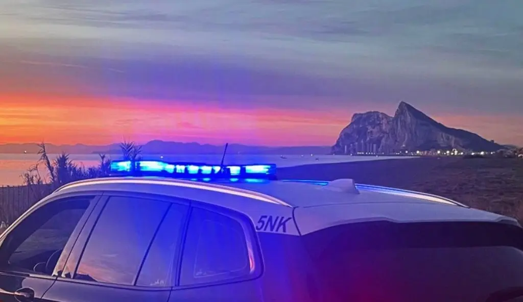 Imagen Hallan un 'narcotúnel' usado posiblemente para pasar droga de Marruecos a España