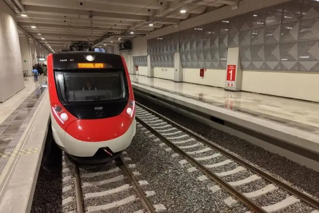 Imagen Se retrasa apertura del Tren Lechería- AIFA; falta su certificación: Sheinbaum
