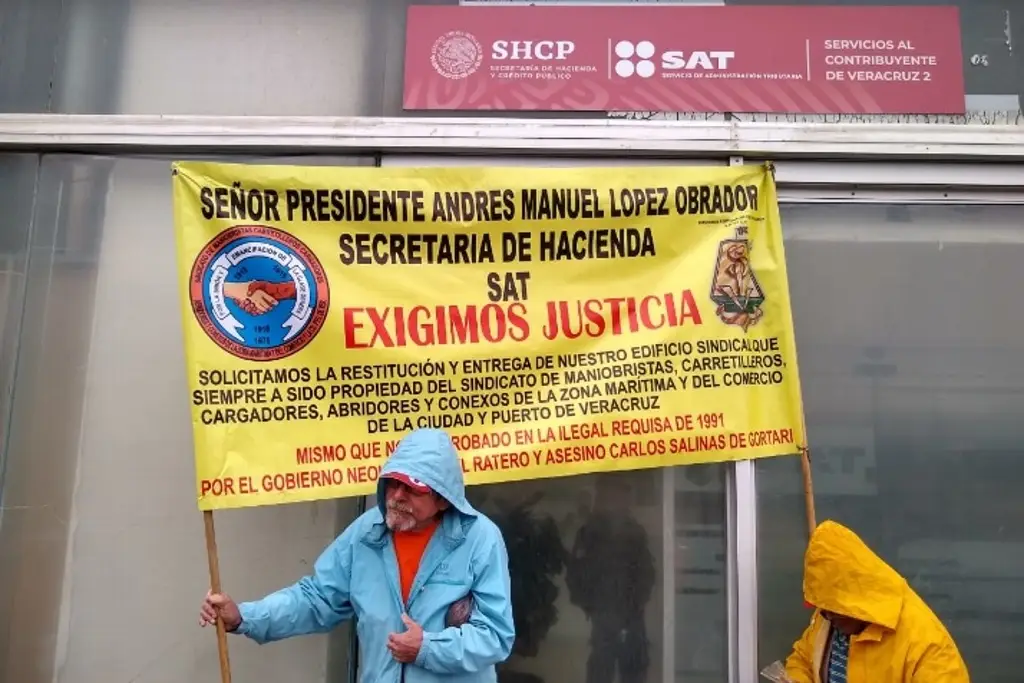 Imagen 'Soy la primera viuda de AMLO', dice secretario del Sindicato de Maniobristas de Veracruz; este es el motivo