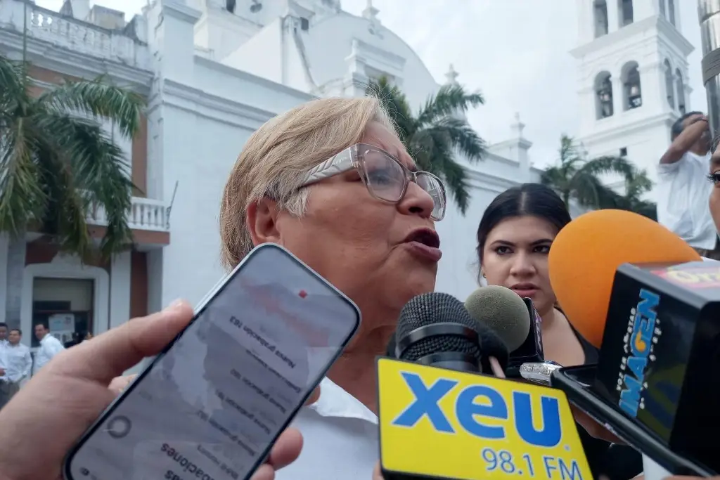 Imagen Dejan escuelas sin clima por robos de cables en Veracruz