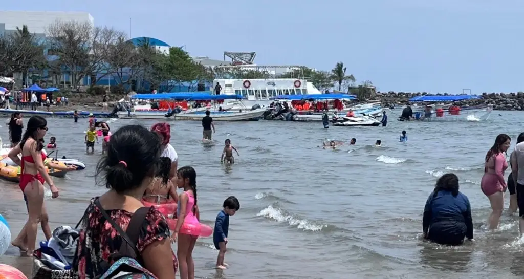 Imagen Así lucen las playas estos primeros días de vacaciones en Veracruz