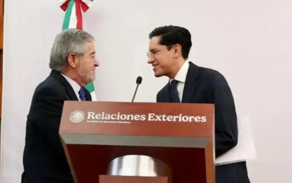 Imagen Colectivos LGBT+ celebran llegada de Roberto Velasco como titular de la SRE