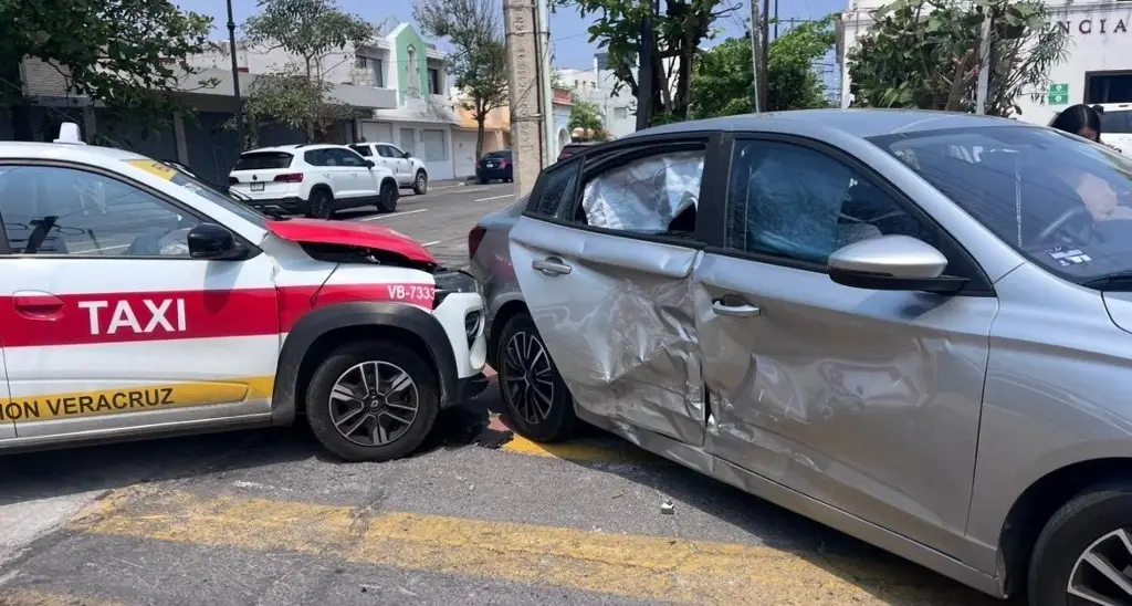 Imagen Dos personas lesionadas tras accidente en calles de Veracruz 