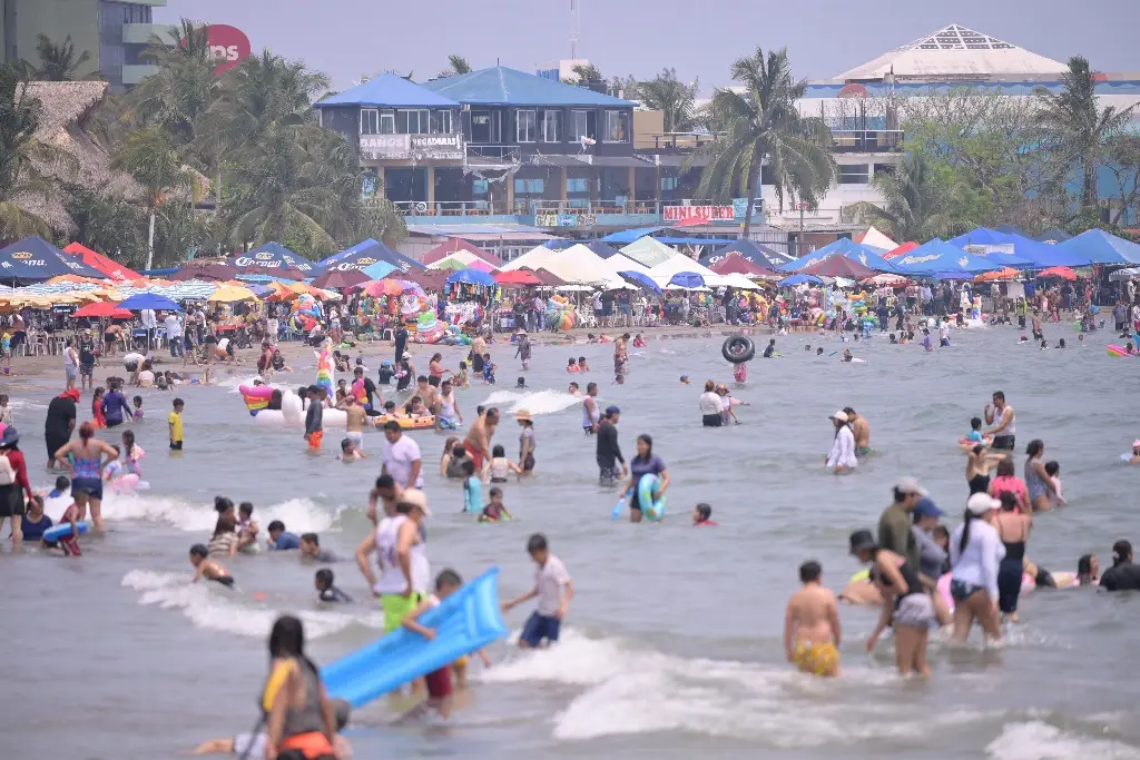 Imagen 'Hay playas limpias': Rocío Nahle supervisa vacaciones de Semana Santa en Veracruz 