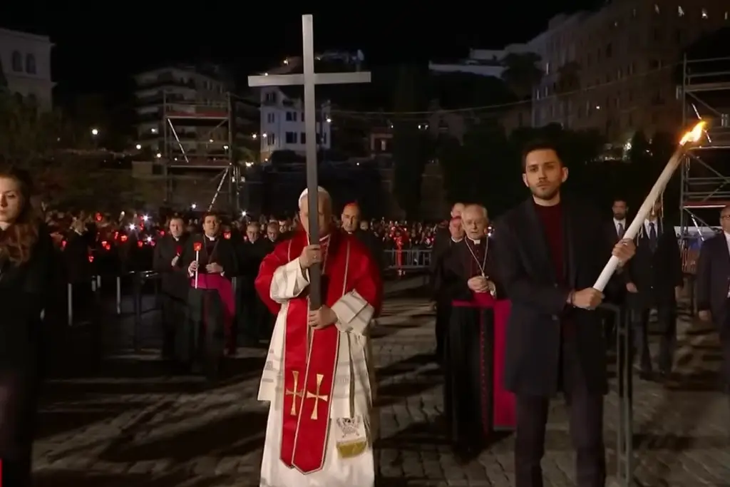 Imagen León XIV protagoniza en el Coliseo un acto que no ocurría desde hace años