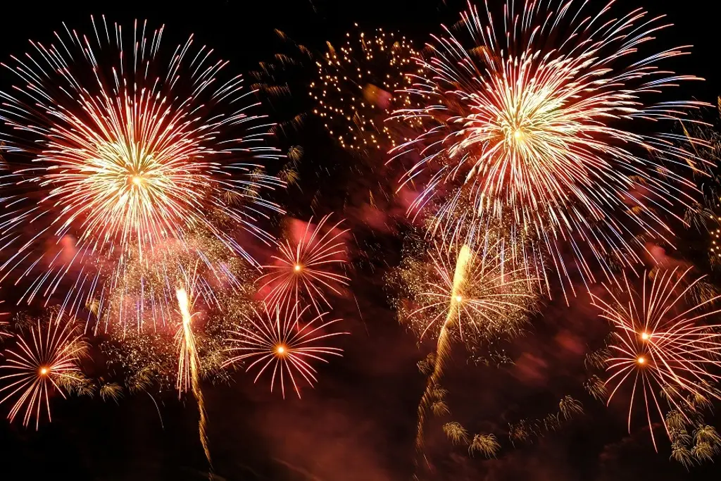 Imagen Fuegos artificiales de una boda afectan aterrizaje de avión en Paris 