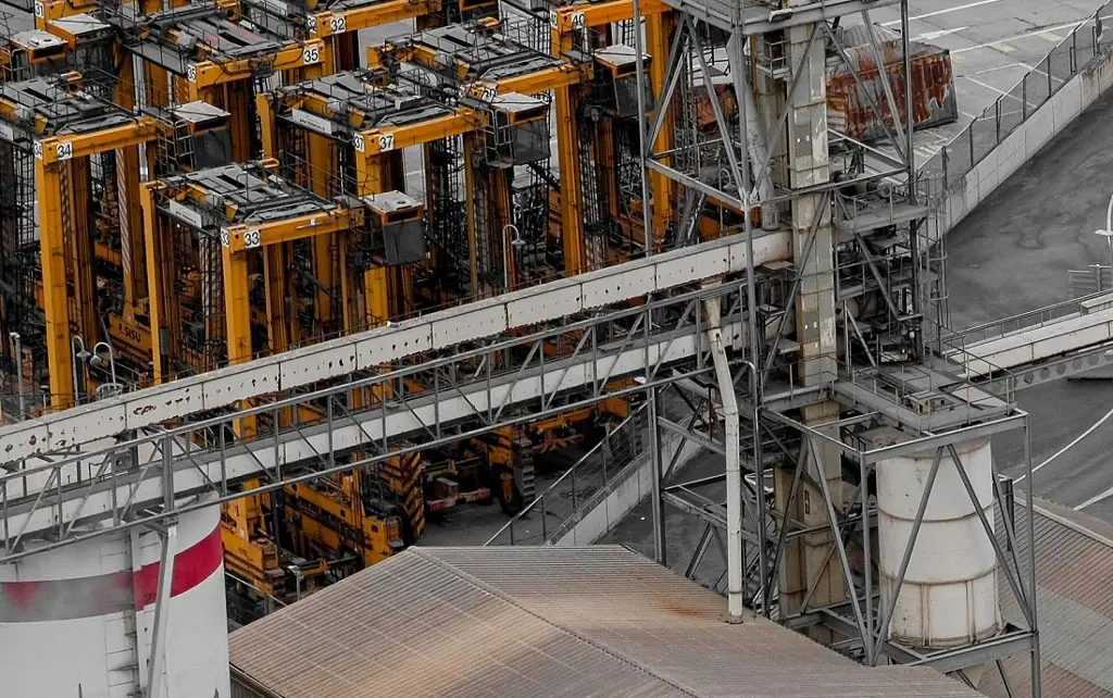 Imagen Israel afirma haber atacado e inhabilitado la principal planta petroquímica de Irán