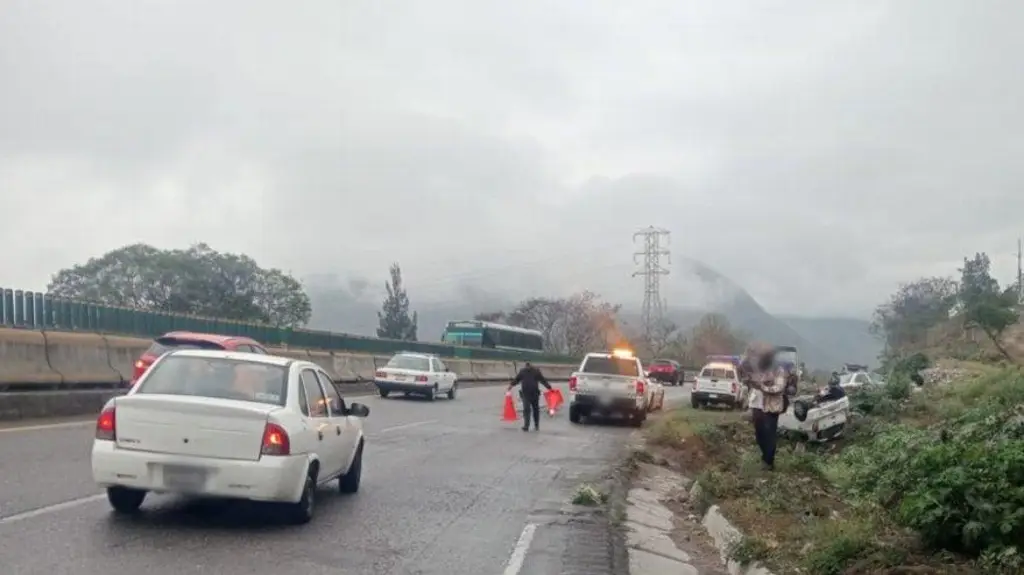 Imagen Cierre parcial en carretera de Veracruz; conoce la razón 