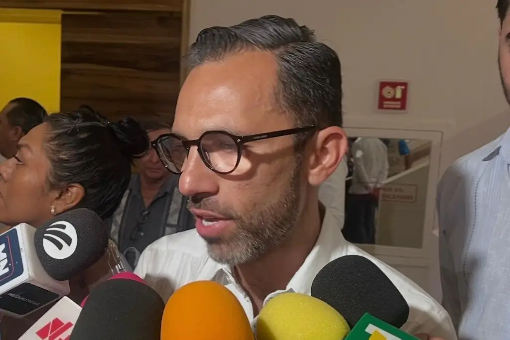 Imagen Pérdidas económicas por más de mil vehículos parados por bloqueos de transportistas en Veracruz