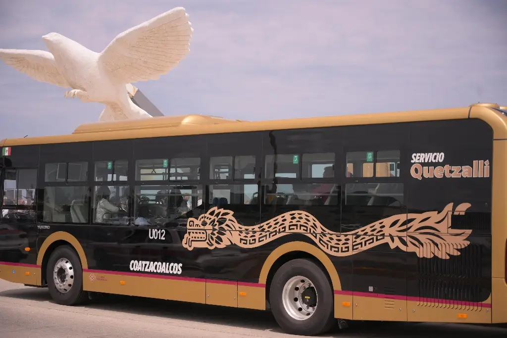 Imagen Choferes de camiones Quetzalli denuncian largas jornadas de trabajo