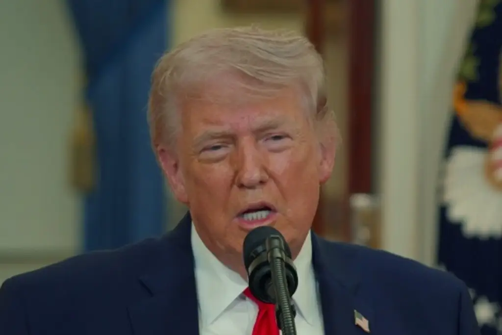 Imagen Trump amenaza con ofensiva mayor si falla acuerdo con Irán y mantiene tropas en la región