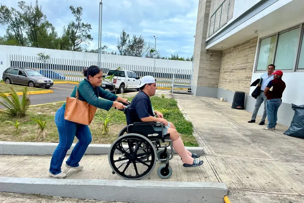 Imagen No voy a quedar al 100, lamenta lesionado de accidente en Las Bajadas con trailer cervecero